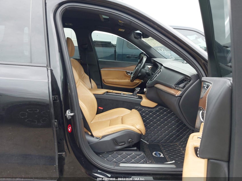 2016 VOLVO XC90 auction photo 5