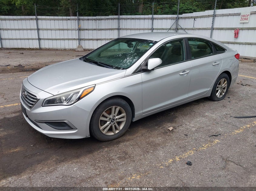 2016 HYUNDAI SONATA auction photo 2