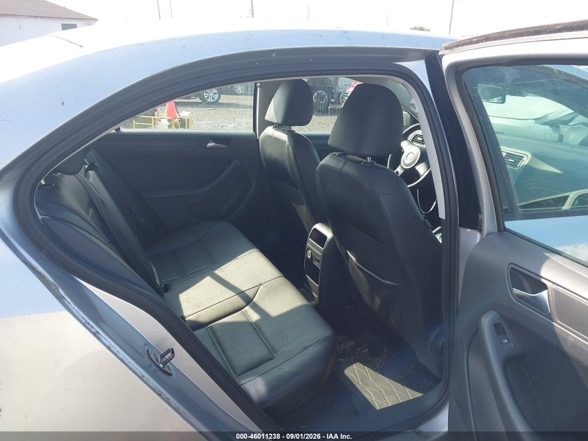 2012 VOLKSWAGEN JETTA auction photo 8