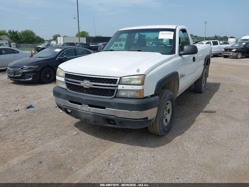 2007 Chevrolet Silverado, Rear, IAAI, VIN 1GCHK24DX7E158395 — photo 2