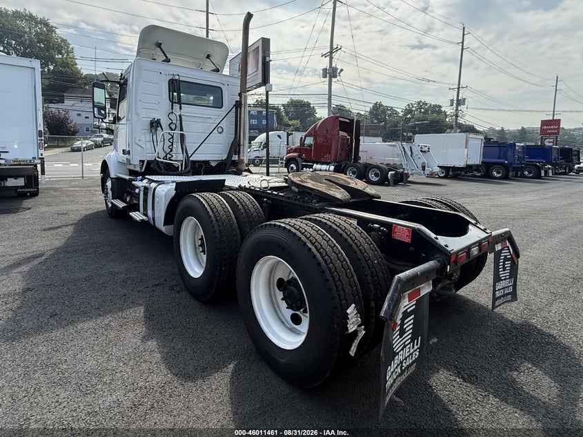 2019 VOLVO VNR64T auction photo 4