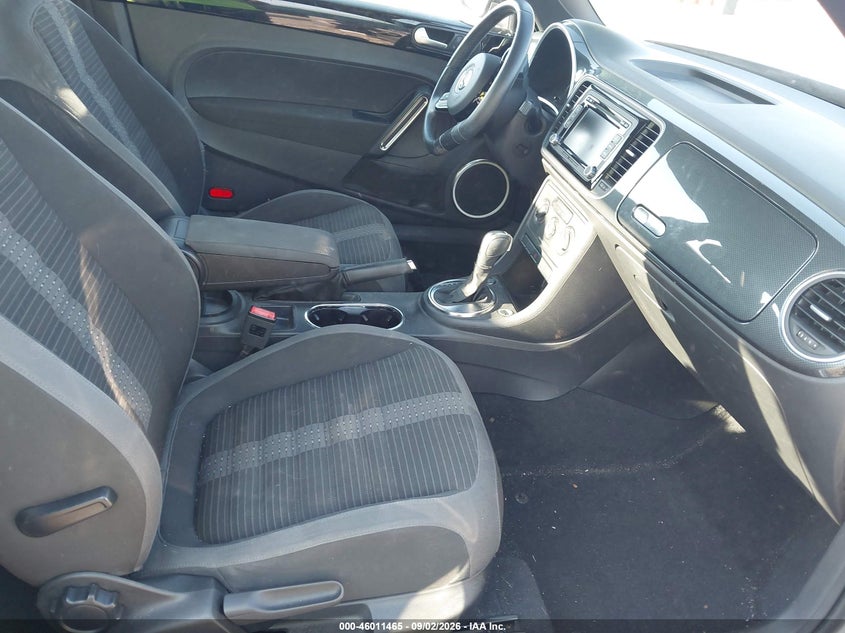 2012 VOLKSWAGEN BEETLE auction photo 5