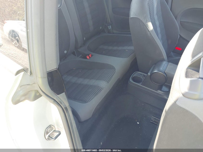 2012 VOLKSWAGEN BEETLE auction photo 8