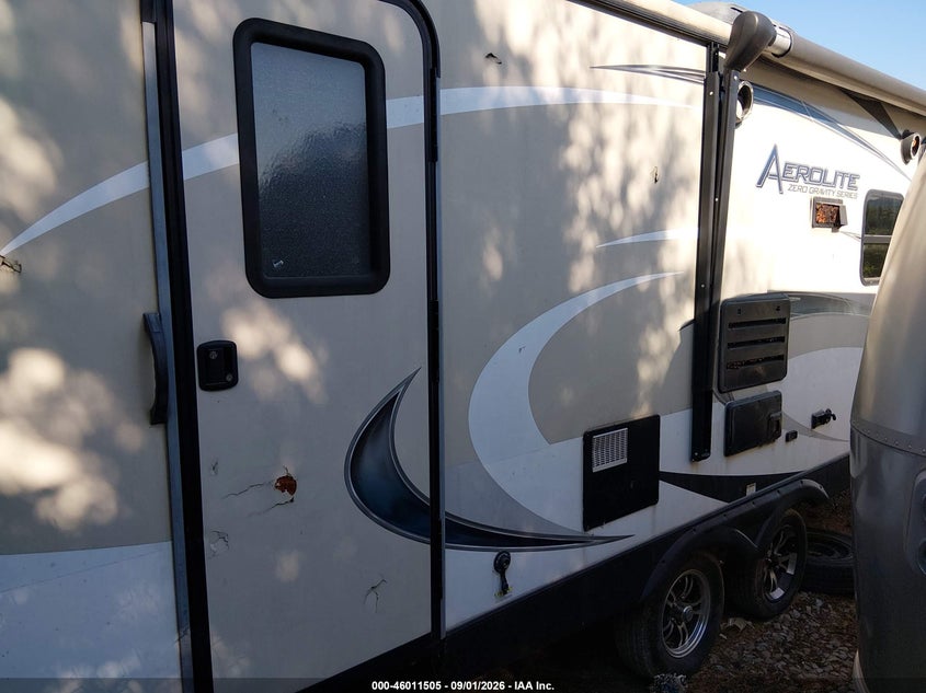 2017 KEYSTONE RV AER auction photo 4