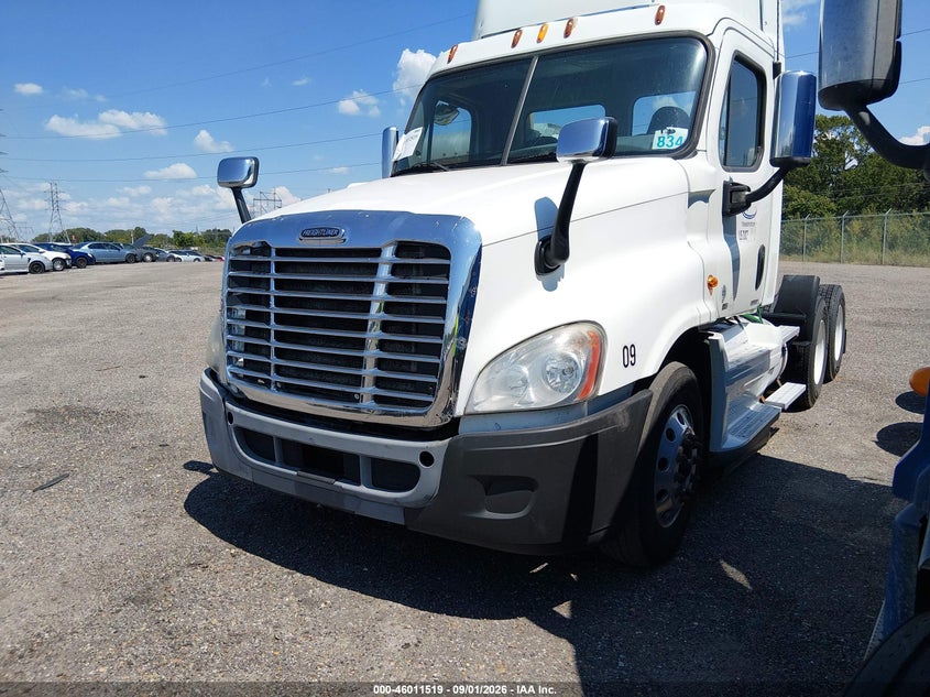 2012 FREIGHTLINER CASCADIA 125 auction photo 2
