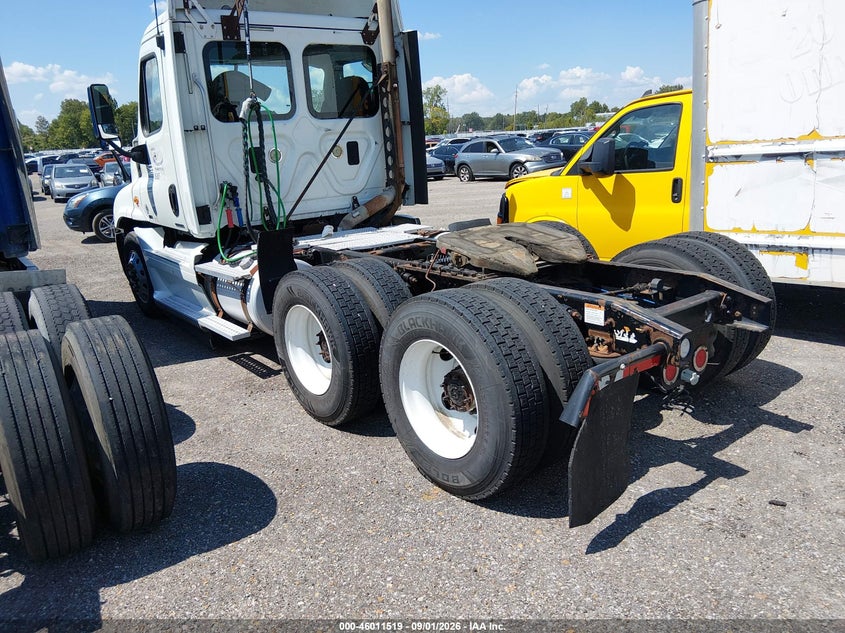 2012 FREIGHTLINER CASCADIA 125 auction photo 3