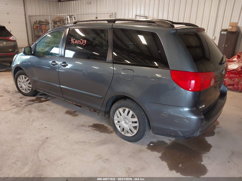2008 TOYOTA SIENNA auction photo 3