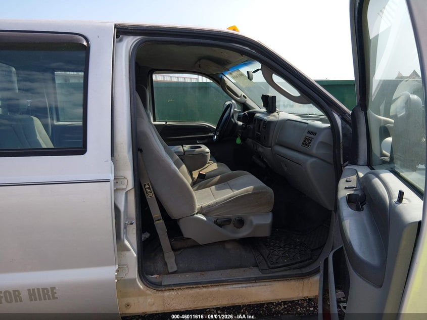 2004 FORD F-350 auction photo 5