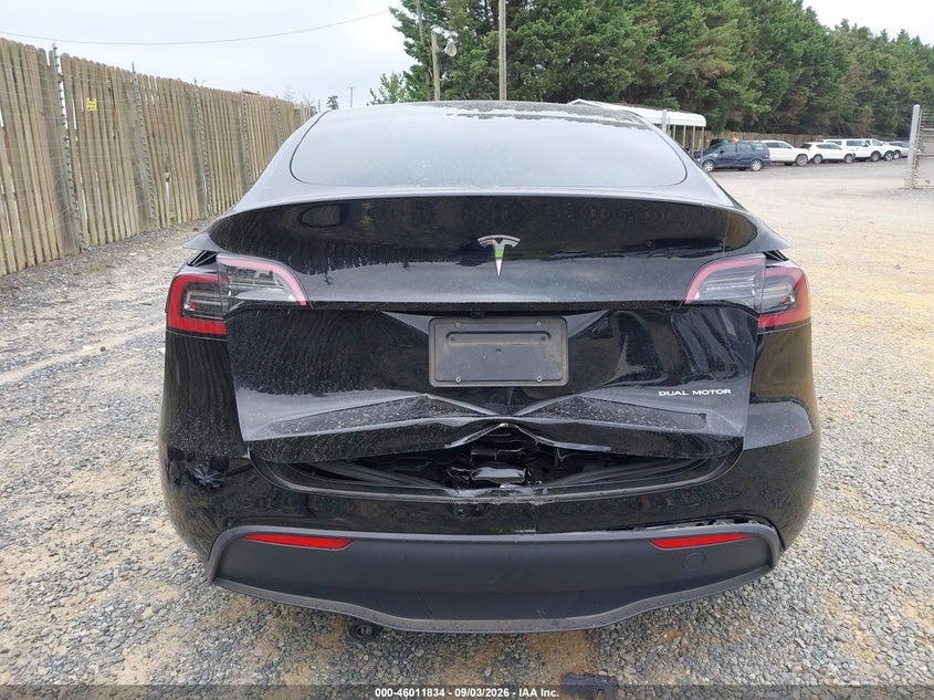 2024 Tesla Model Y (VIN: 7SAYGDEEXRA220013)