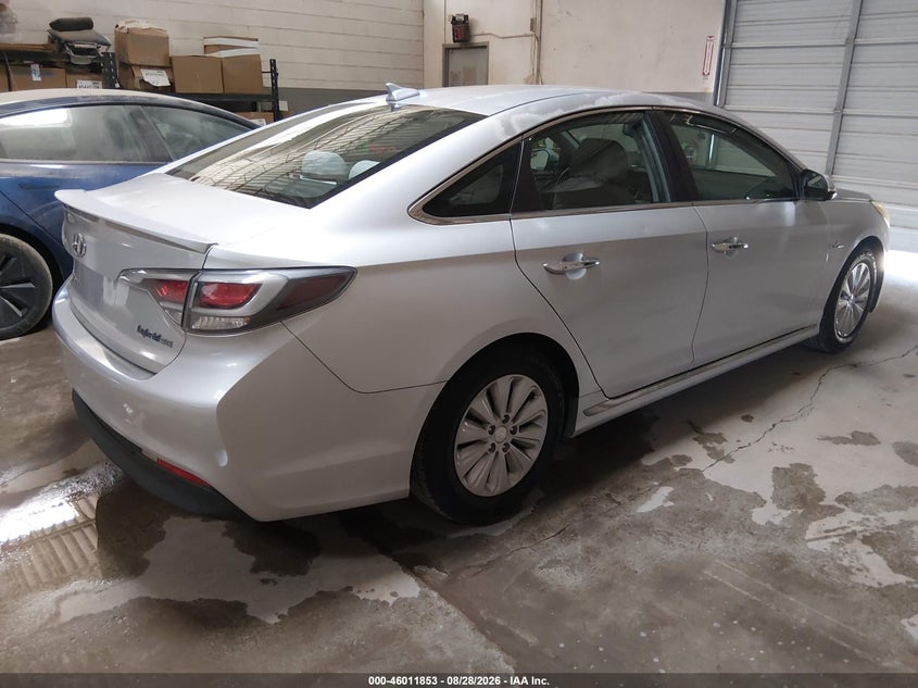 2016 HYUNDAI SONATA HYBRID auction photo 4