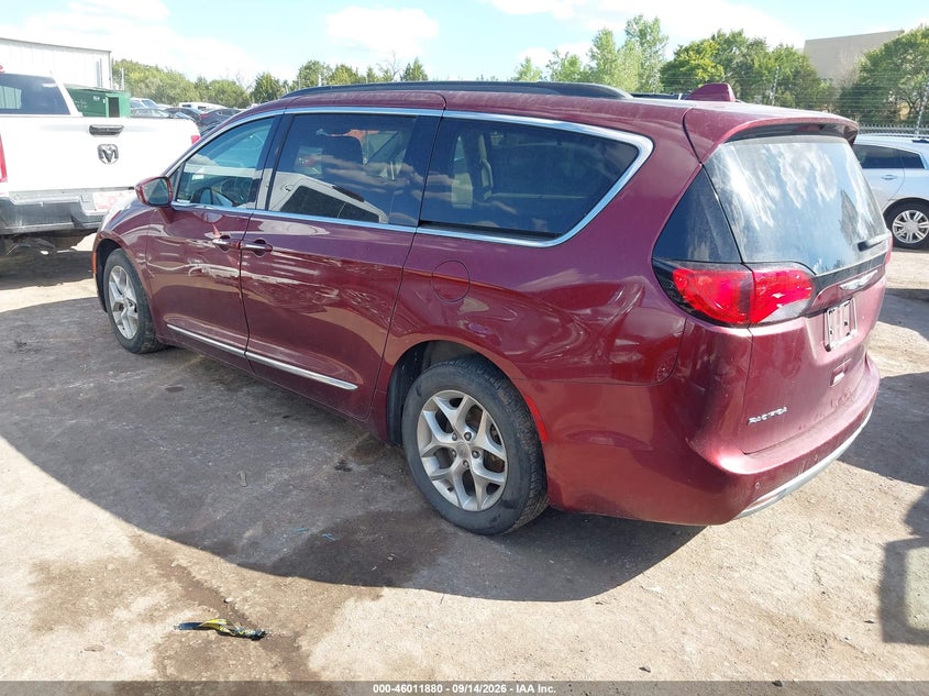 2017 CHRYSLER PACIFICA auction photo 3