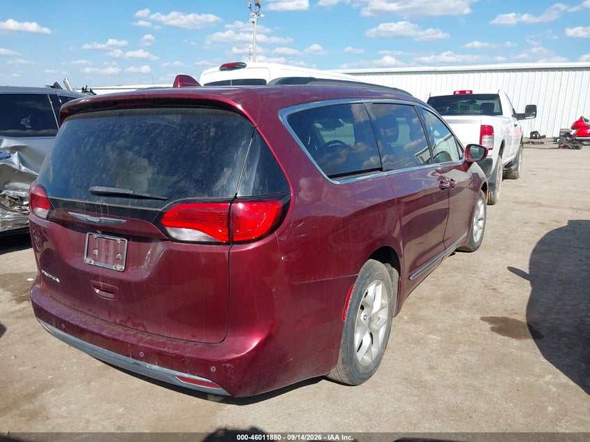 2017 CHRYSLER PACIFICA auction photo 4