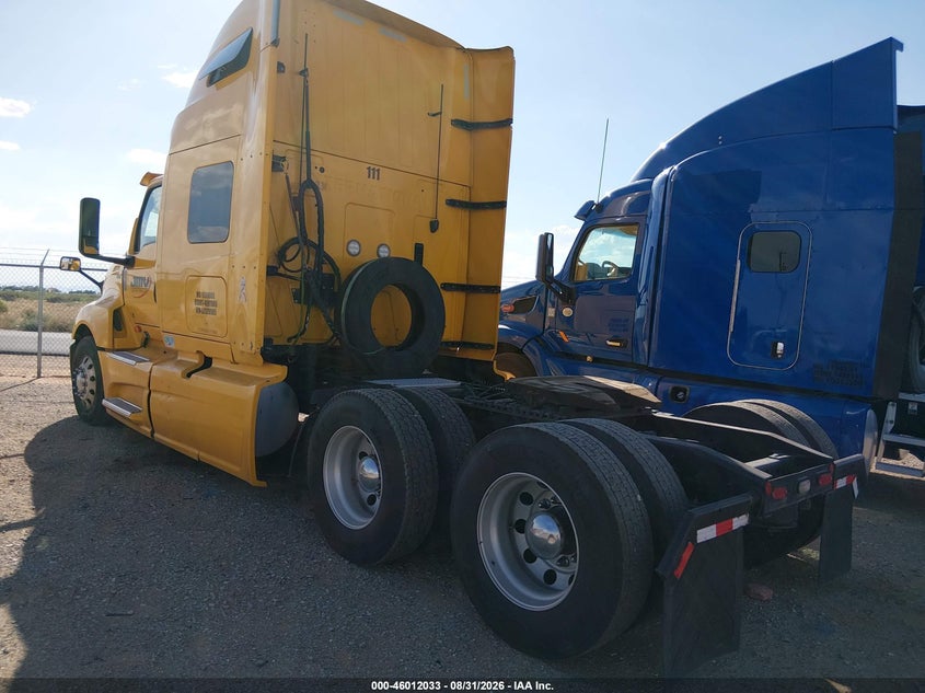 2020 INTERNATIONAL LT auction photo 3