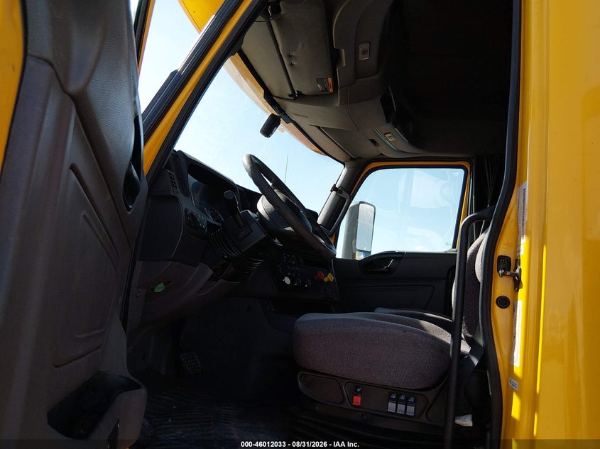 2020 INTERNATIONAL LT auction photo 7
