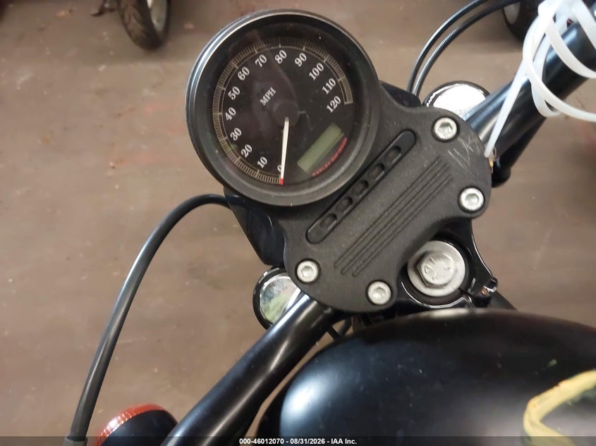 HARLEY-DAVIDSON XL883 2009