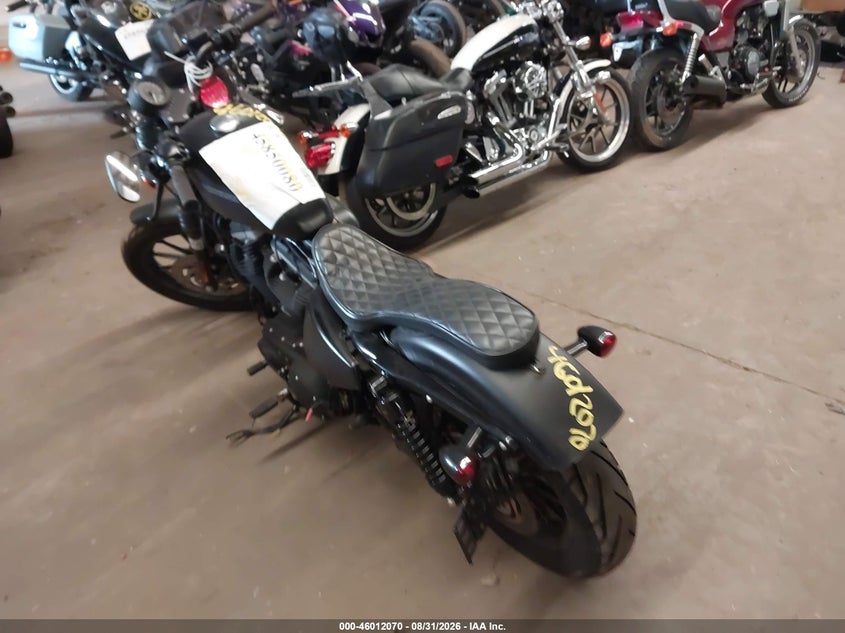 2009 HARLEY-DAVIDSON XL883 auction photo 3