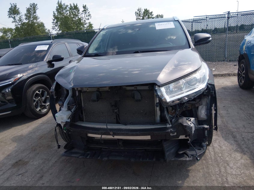 TOYOTA HIGHLANDER - zdjęcie 12