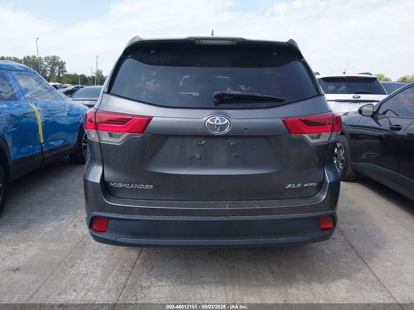 TOYOTA HIGHLANDER - zdjęcie 16