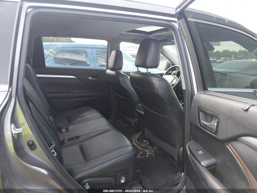 TOYOTA HIGHLANDER - zdjęcie 8