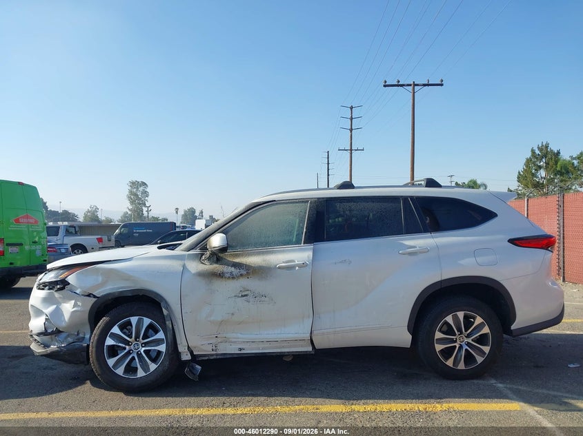 TOYOTA HIGHLANDER - zdjęcie 14