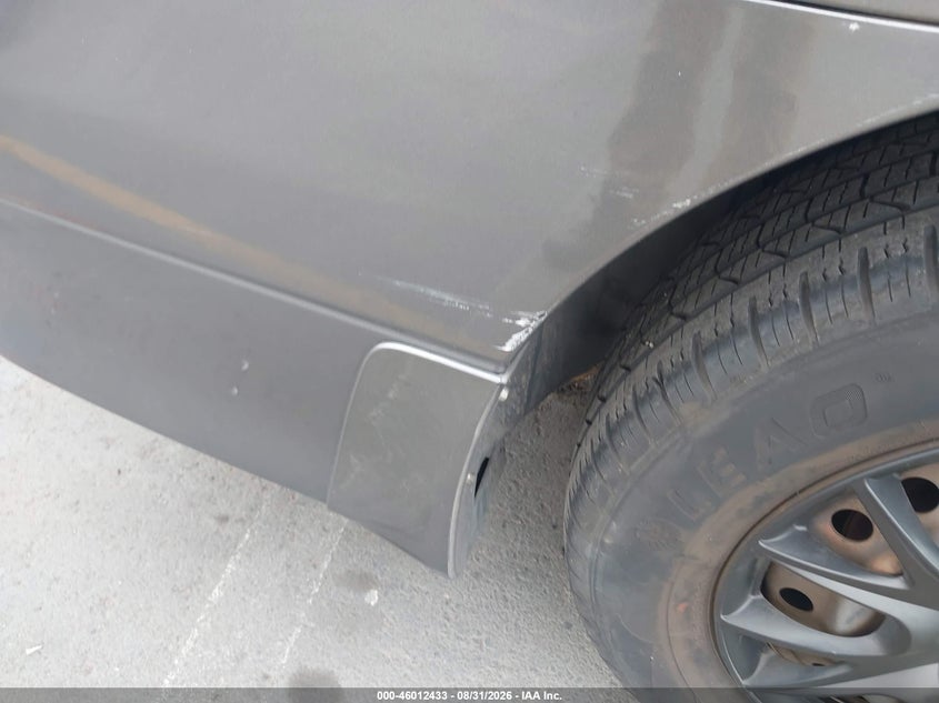 2015 NISSAN QUEST auction photo 6