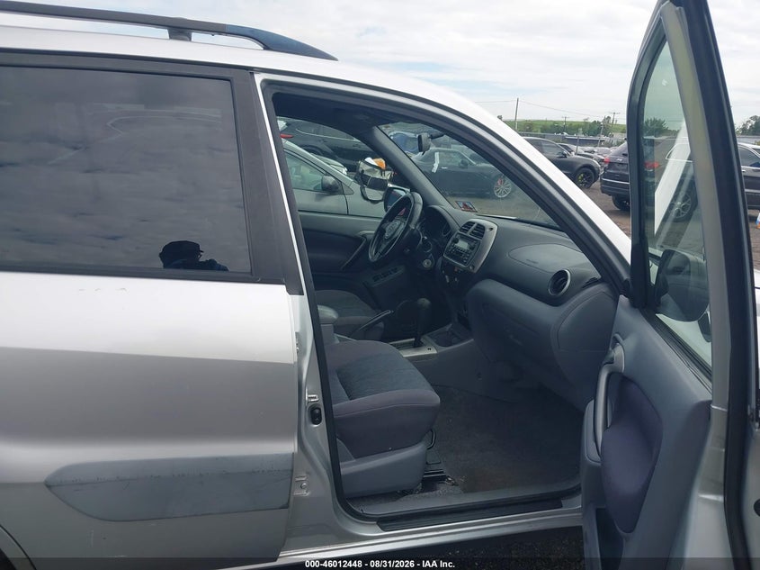 2001 TOYOTA RAV4 auction photo 5