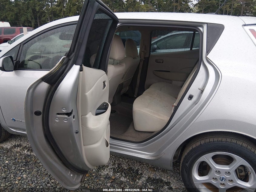 2012 NISSAN LEAF auction photo 8