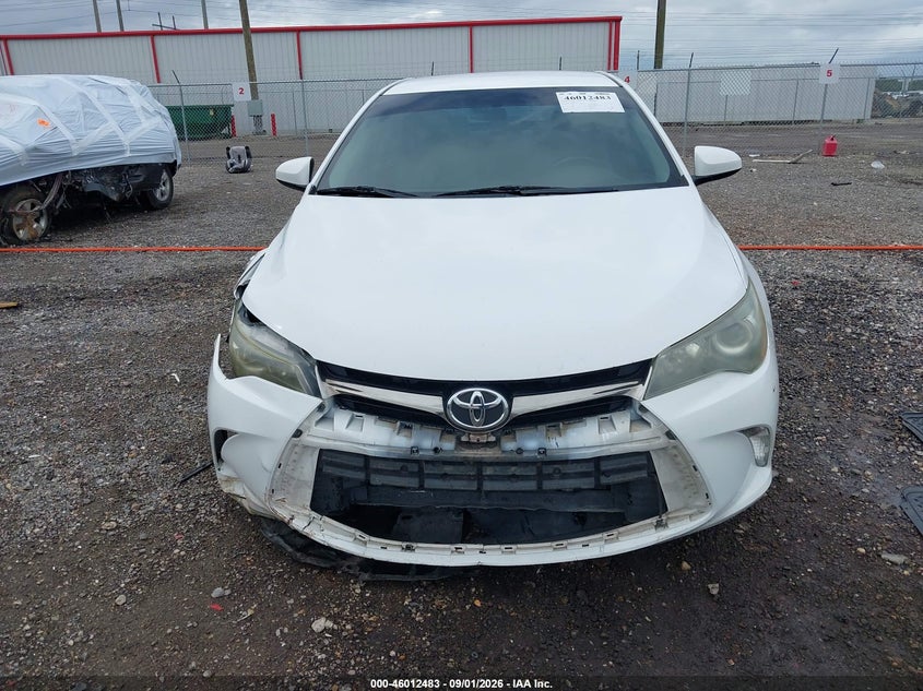TOYOTA CAMRY - zdjęcie 13