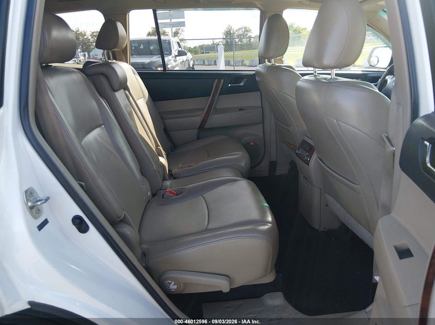 2013 TOYOTA HIGHLANDER LIMITED V6 · Фото 8