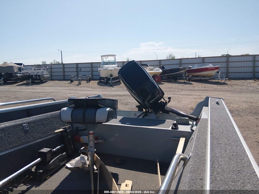 1991 LOWE V 16 auction photo 8