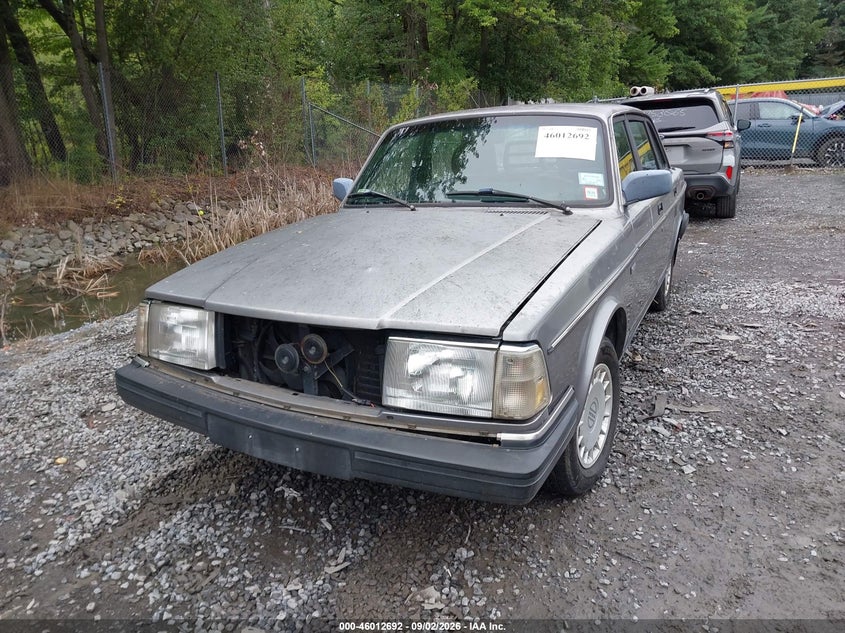 1991 VOLVO 240 auction photo 6