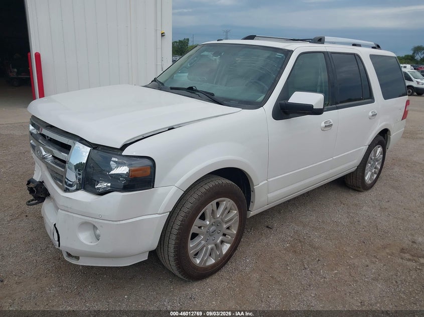 2013 Ford Expedition, Front End, IAAI, VIN 1FMJU2A53DEF21569 — photo 2