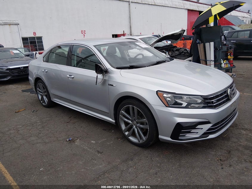 2017 VOLKSWAGEN PASSAT 1.8T R-LINE