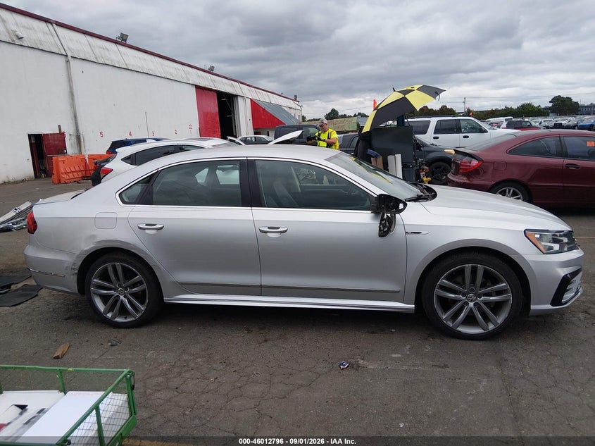 2017 VOLKSWAGEN PASSAT 1.8T R-LINE · Фото 13