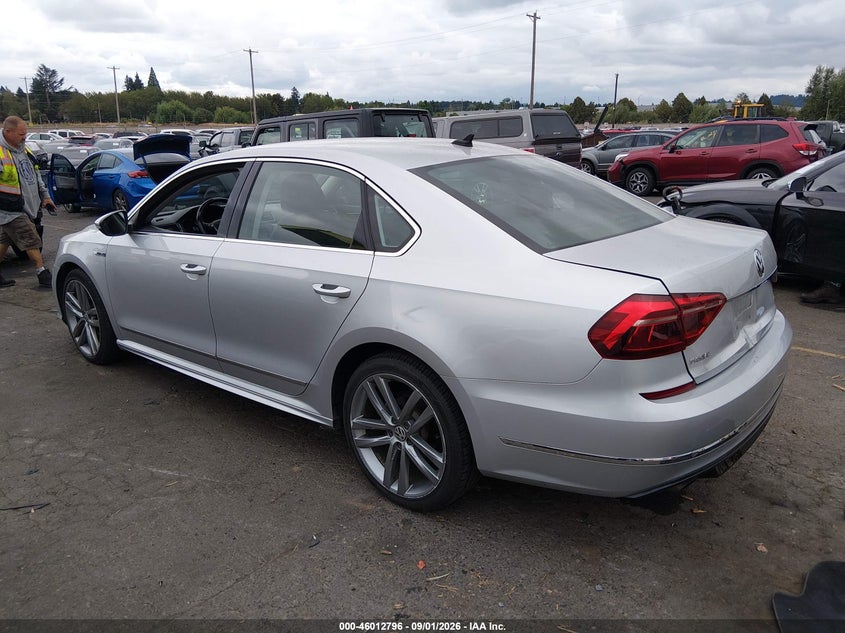 2017 VOLKSWAGEN PASSAT 1.8T R-LINE · Фото 3