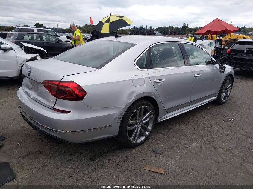 2017 VOLKSWAGEN PASSAT 1.8T R-LINE · Фото 4