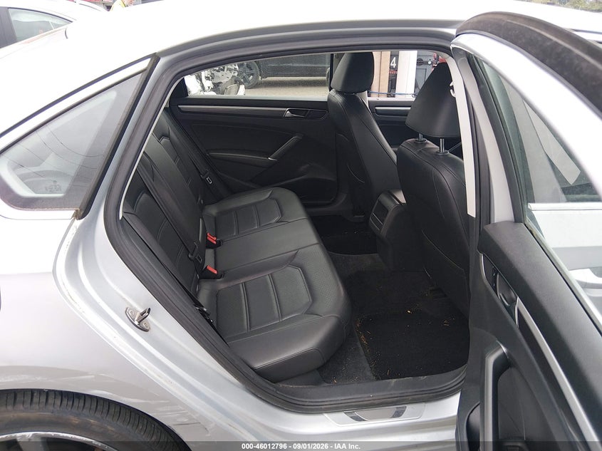 2017 VOLKSWAGEN PASSAT 1.8T R-LINE · Фото 8
