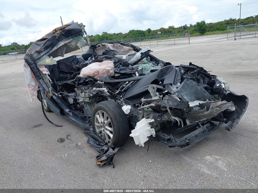 2015 MAZDA MAZDA3 auction photo 1