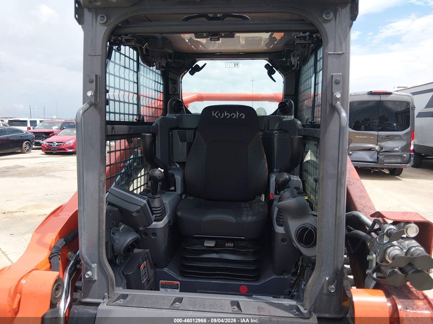 2026 KUBOTA SVL97-3HFCC auction photo 8