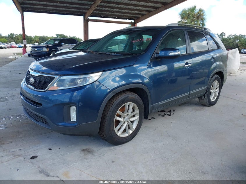 2015 KIA SORENTO auction photo 2