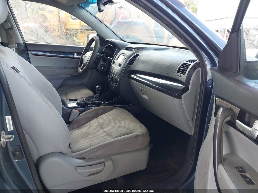 2015 KIA SORENTO auction photo 5