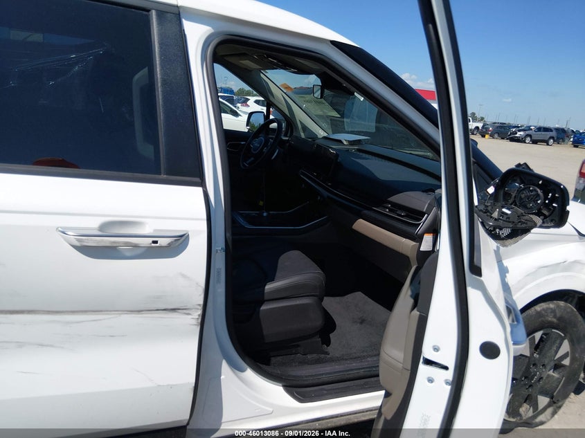 2026 KIA CARNIVAL MPV HYBRID auction photo 5