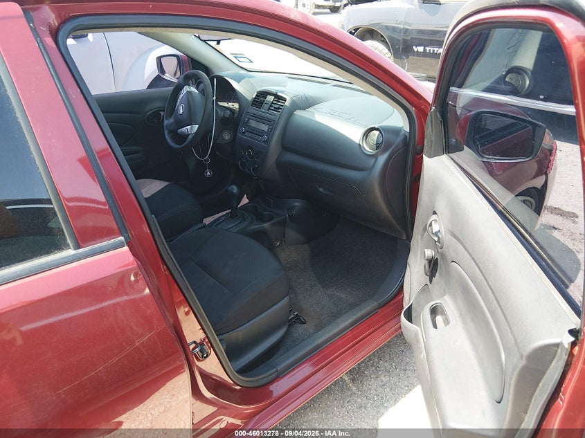 2017 NISSAN VERSA auction photo 5