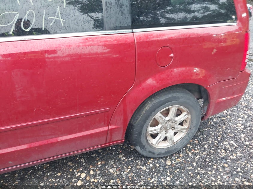 2008 CHRYSLER TOWN & COUNTRY auction photo 6