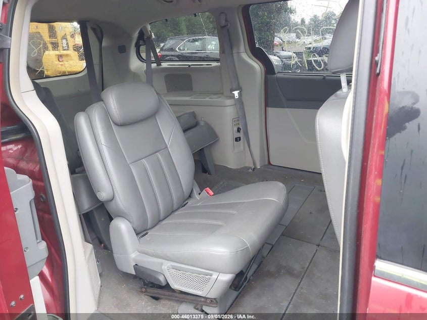 2008 CHRYSLER TOWN & COUNTRY auction photo 8
