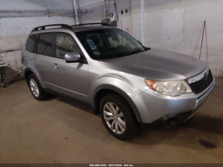 2013 SUBARU FORESTER auction photo 1