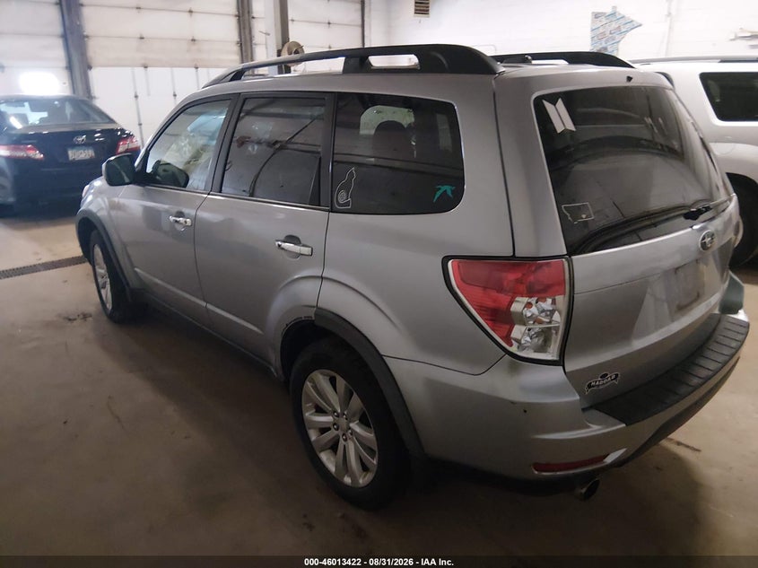 2013 SUBARU FORESTER auction photo 3