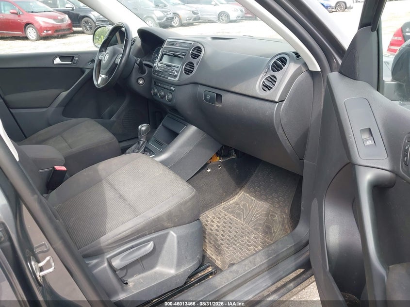 2013 VOLKSWAGEN TIGUAN auction photo 5