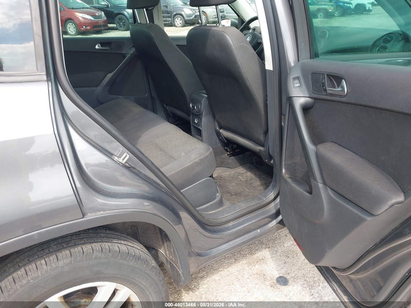 2013 VOLKSWAGEN TIGUAN auction photo 8