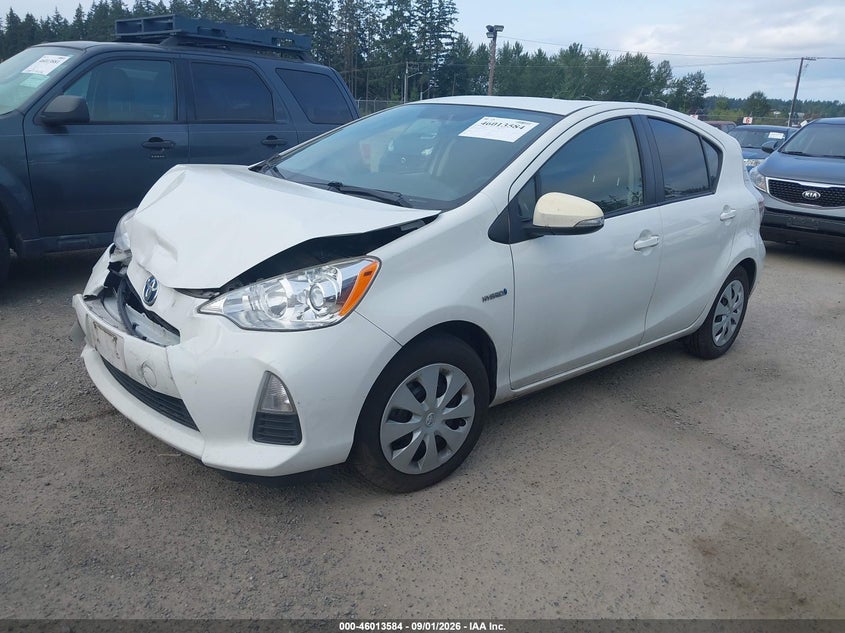 2014 TOYOTA PRIUS C auction photo 2
